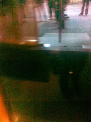 Pies de los dignos trabajadores del cotilleo