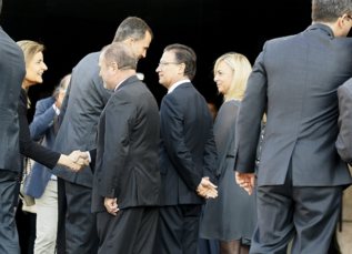 Felipe VI y Sonia Castedo. Foto: El Mundo.