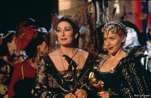 Angelica Huston, una de las grandes madrastras del cine. 