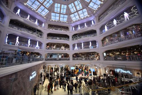 Primark, Gran Vía, Madrid, la tienda más grande de alguna magnitud.