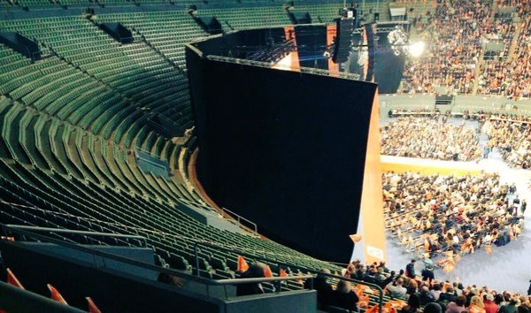 vistaalegre.escenario.vaciodetrás